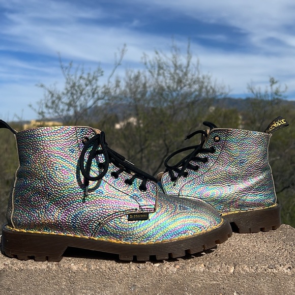 🏴󠁧󠁢󠁥󠁮󠁧󠁿 Vintage Dr. Martens MIE Rare Colorful Iridescent Ankle Boots UK 2 - Picture 5 of 17
